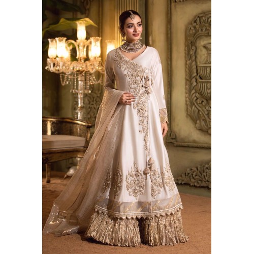 White Julia Angrakha