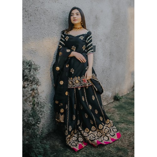 Black Snowflake Sharara