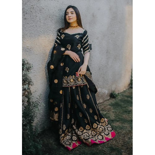 Black Snowflake Sharara