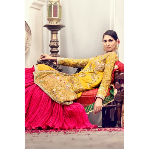 Saffron Julia Angrakha