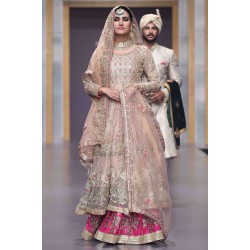 Nude Daphne Kalidaar