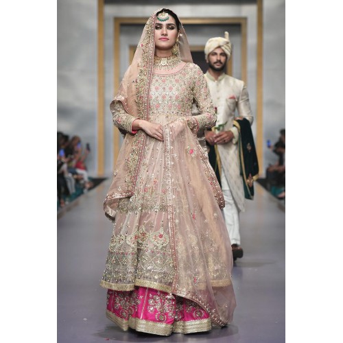 Nude Daphne Kalidaar