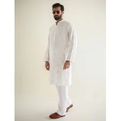 ZGMK3453 White Embroidered Fabric Kurta