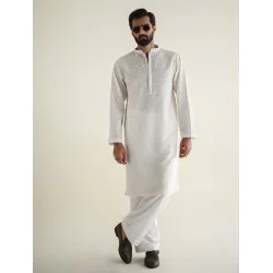 ZGMK3454 Off-White Embroidered Fabric Kurta