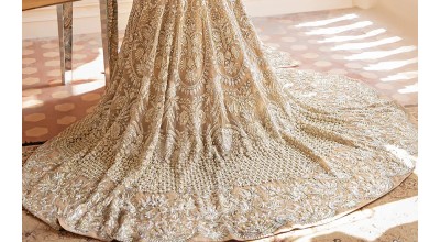 A Guide to Wedding Dress Trains